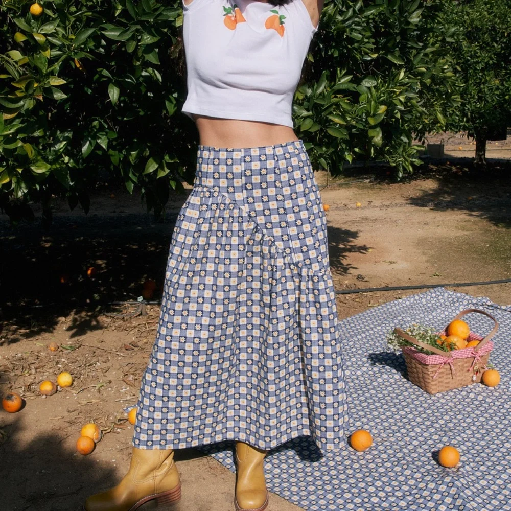 NWT LISA SAYS GAH MAEVE MIDI SKIRT- NAVY DAISY GINGHAM - SIZE S - Picture 4 of 9